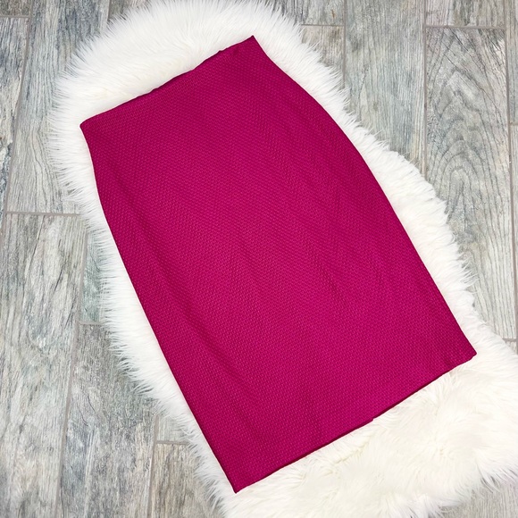 St. John Dresses & Skirts - St. John Couture Fuchsia Pink High Waist Knit Elegant Skit